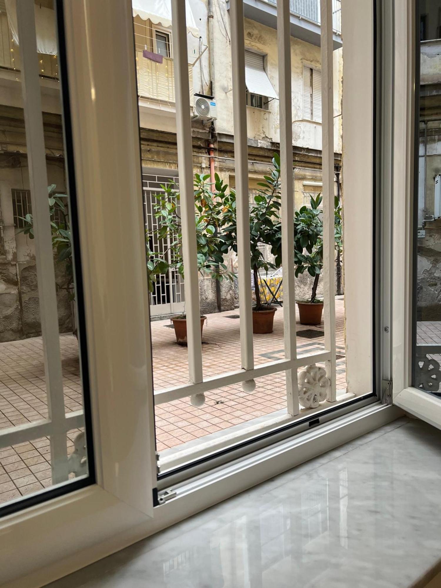 L'Ospite Napoletano Apartman Nápoly Kültér fotó